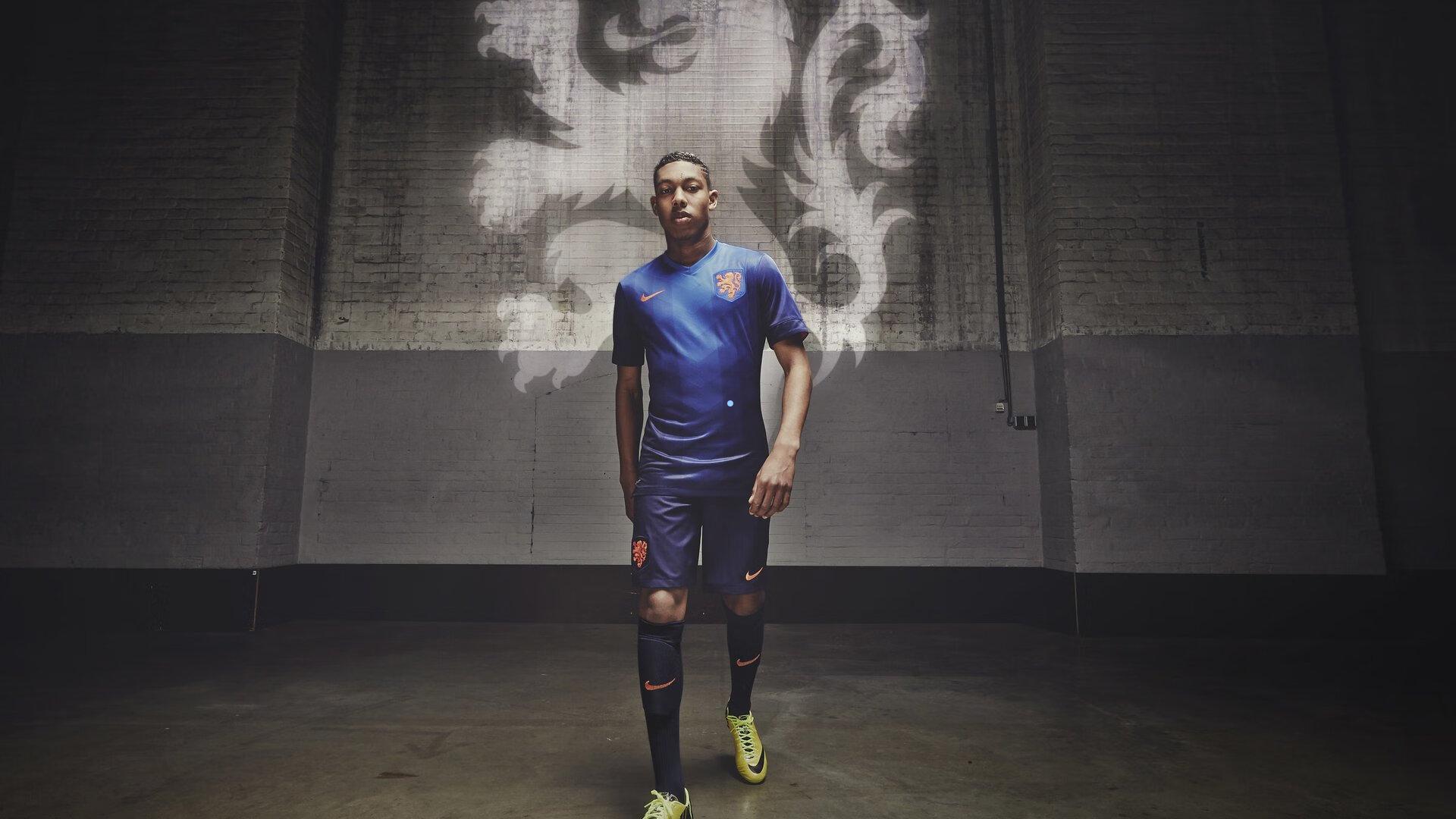 罗马诺披露，巴塞罗那下周将与15岁中场新星通卡拉签署续约协议